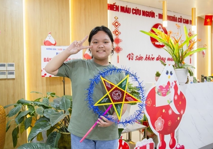 Hiện Minh Thư đã được trở về nhà đi học và vẫn đều đặn đến Viện kiểm tra định kỳ theo chỉ định của bác sĩ.