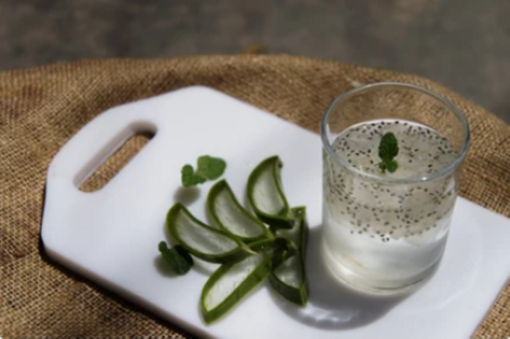 Nước hạt chia nha đam là thức uống bổ dưỡng yêu thích trong mùa hè (Ảnh: Shutterstock)