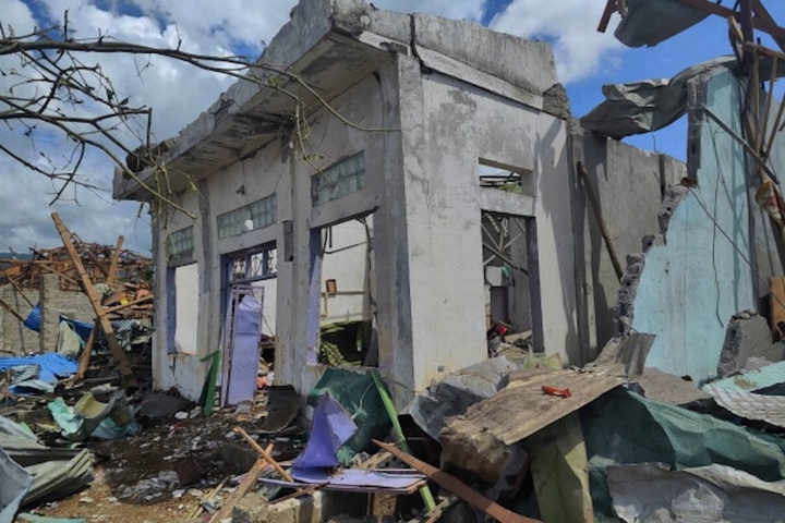 Místo výbuchu ve státě Šan v Myanmaru. (Foto: AP)