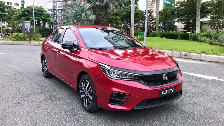 Chọn mua xe cũ giá từ 300 triệu đến 400 triệu đồng - 5