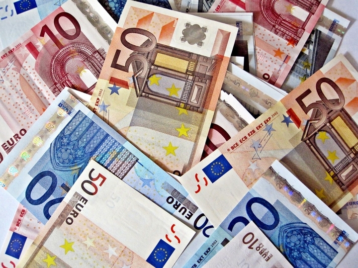 Euro là tiền tệ chính thức của EU. (Ảnh: Poshuk)