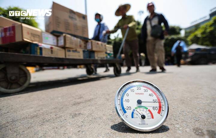 Ngày 2/6, Hà Nội oi nóng, nhiệt độ cao nhất trên 37°C. (Ảnh minh hoạ)