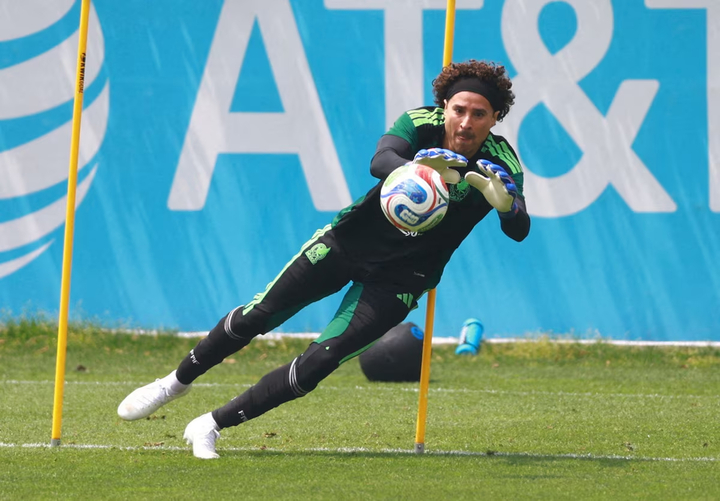 Thủ môn kỳ cựu Guillermo Ochoa của đội tuyển Mexico. (Nguồn: Reuters)