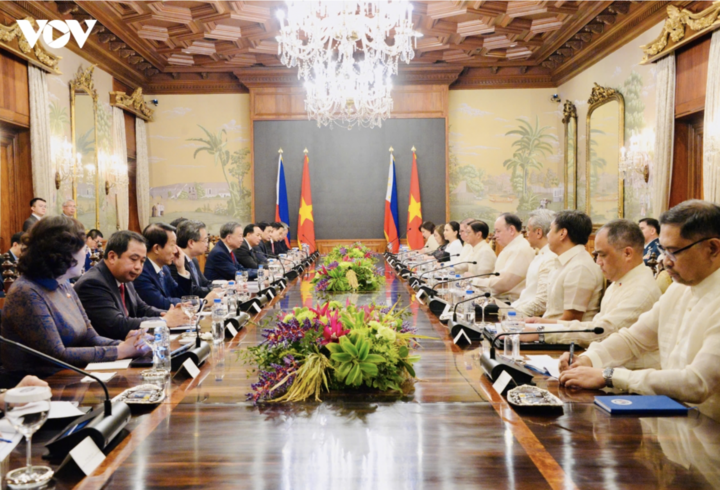 Toàn cảnh hội đàm