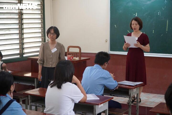 Thí sinh trong ngày làm thủ tục dự thi vào lớp 10 tại TP.HCM. (Ảnh minh họa)