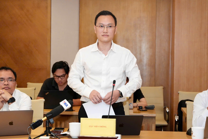 Ông Nguyễn Anh Cương, Phó Cục trưởng Cục Viễn thông, trả lời tại họp báo. (Ảnh: Bộ KH&CN)