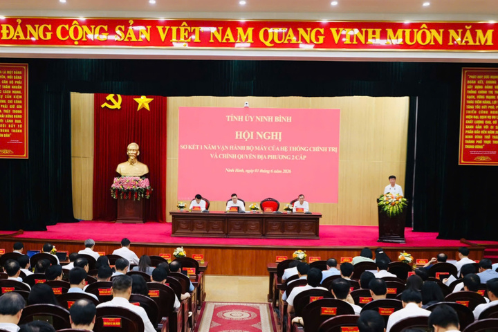 Hội nghị sơ kết một năm vận hành bộ máy của hệ thống chính trị và mô hình chính quyền địa phương 2 cấp trên địa bàn tỉnh Ninh Bình. (Ảnh: Đức Lam)