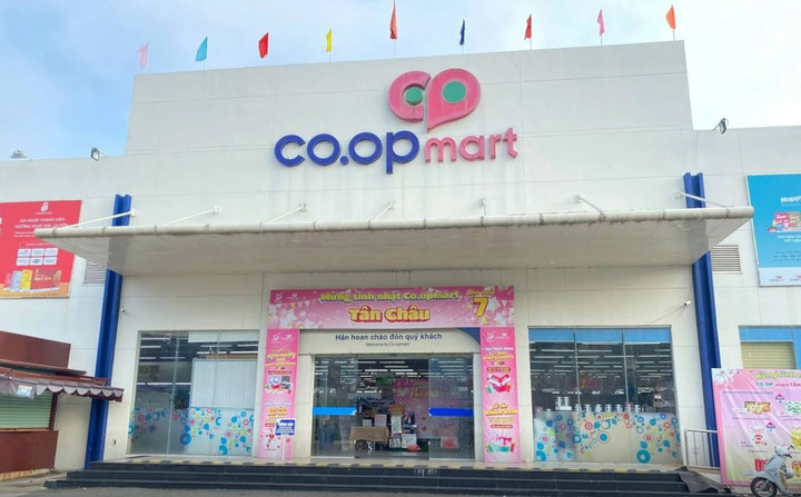 Trung tâm kiểm soát bệnh tật tỉnh Tây Ninh phát hiện mẫu sản phẩm bán tại Siêu thị Coopmart Tân Châukhông đạt chất lượng. (Ảnh: Znews)