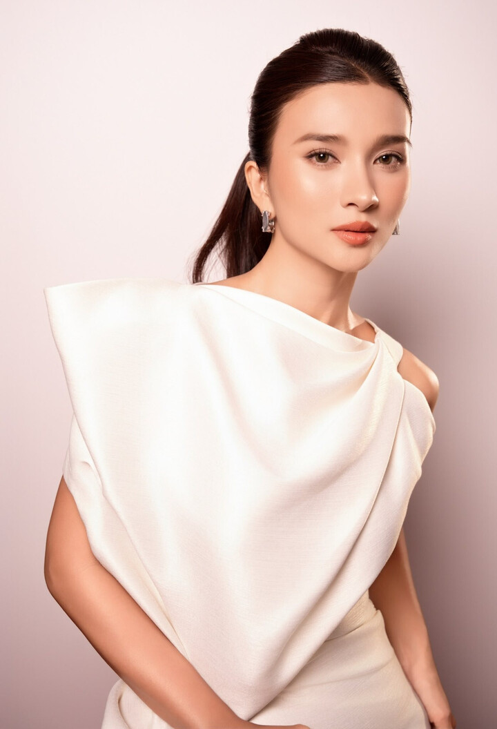 Nữ diễn viên sinh năm 1987 đứng chung bảng đề cử với nhiều ngôi sao quốc tế đình đám như diễn viên Deepika Padukone hay người mẫu Ana Isabel Rosso.