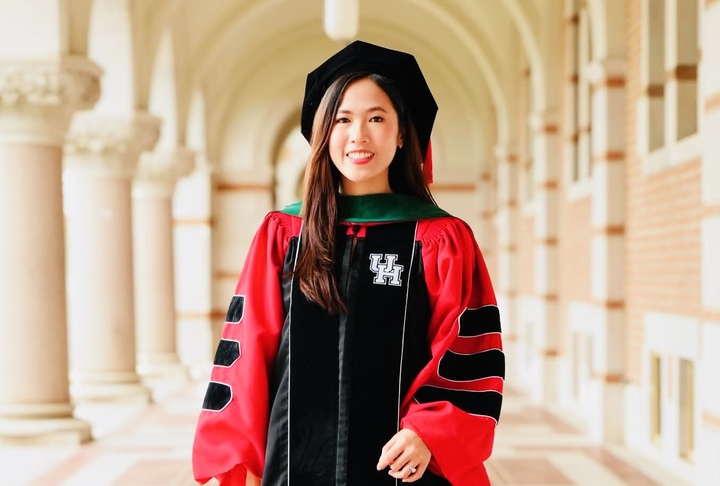 Cô gái Việt Vũ Thị Kiều Nga vừa tốt nghiệp bác sĩ tại Trường Y khoa Tilman J. Fertitta Family College of Medicine thuộc University of Houston, Mỹ. (Ảnh: NVCC)