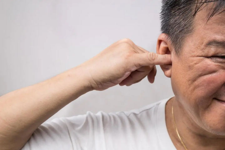 Móng tay như công cụ tiện lợi luôn đem bên mình. (Ảnh: MedicalNews)