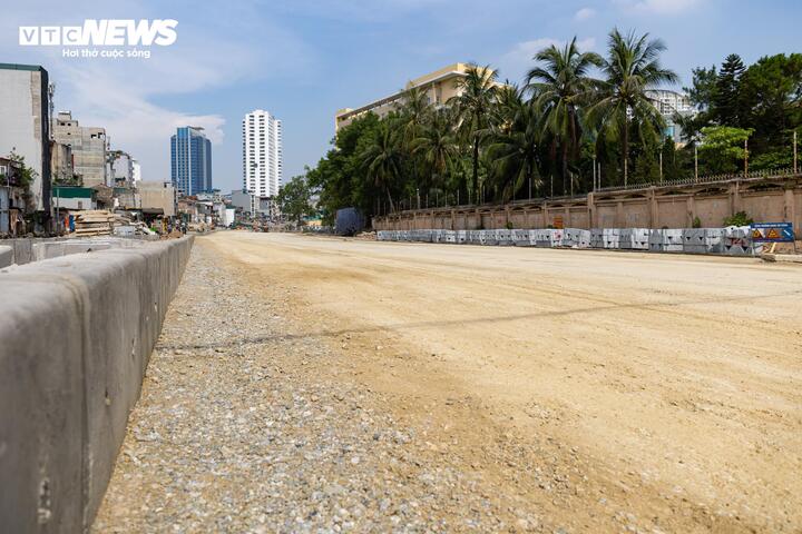 Cận cảnh tuyến đường Vành đai 7.210 tỷ đồng đang 'thay da đổi thịt' ở Hà Nội - 12