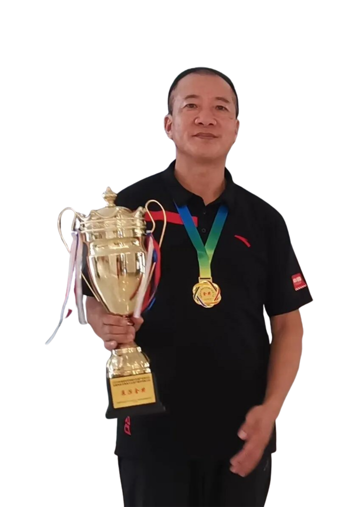 Võ sư Trần Văn Thanh đã đoạt được nhiều giải thưởng