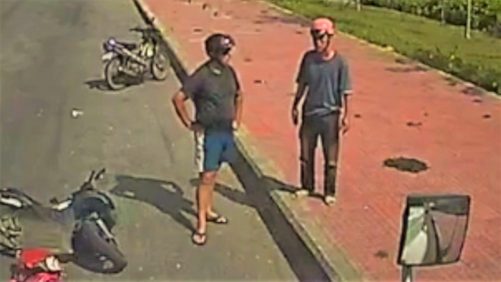 Hiện trường vụ việc được camera ô tô đầu kéo ghi lại.