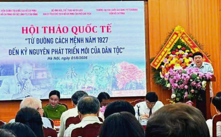 PGS.TS Nguyễn Thế Kỷ phát biểu tại Hội thảo khoa học quốc tế: “Từ Đường cách mệnh năm 1927 đến kỷ nguyên phát triển mới của dân tộc”. (Ảnh: Ban tổ chức)