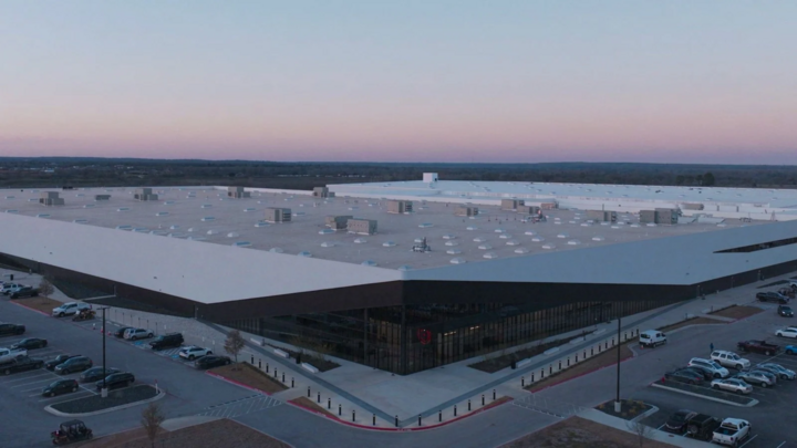 Nhà máy Starlink của SpaceX tại Bastrop, Texas, Mỹ. (Nguồn: SpaceX)