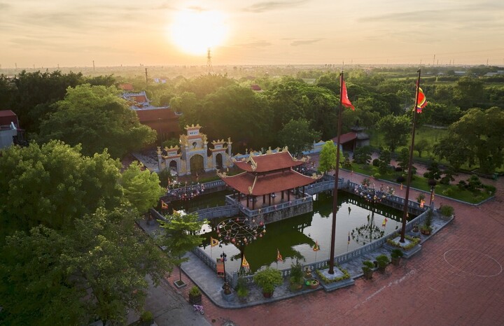 Đền Lảnh Giang - ngôi đền kỳ vĩ giữa chốn sơn thủy hữu tình.