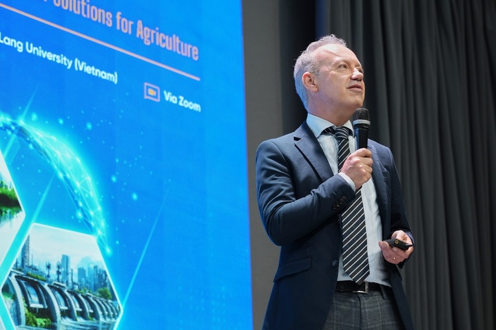 GS. Adriaan Mels nhận xét nước tái sử dụng có giá trị lớn đối với sản xuất nông nghiệp vì chứa nhiều dưỡng chất cần thiết cho cây trồng. (Ảnh: BTC)