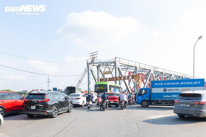 Cận cảnh cây cầu hơn 120 tuổi ở Hà Nội sẽ bị phá dỡ vào tháng 9 - 4