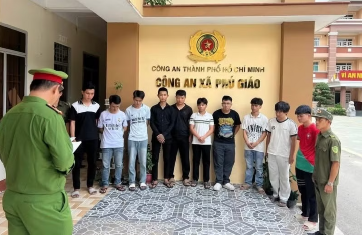 Các đối tượng liên quan trong vụ án tại cơ quan công an.