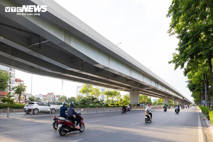 Về lâu dài, Ban Duy tu các công trình hạ tầng giao thông đề xuất triển khai dự án sửa chữa tổng thể hệ thống gối cầu trên toàn tuyến Vành đai 3 trên cao đoạn Mai Dịch - cầu Thăng Long, đồng thời nghiên cứu áp dụng các giải pháp chống trượt tương tự mô hình đã triển khai trên đoạn Pháp Vân - Mai Dịch nhằm nâng cao độ ổn định trong khai thác. Đơn vị cũng kiến nghị Sở Xây dựng Hà Nội báo cáo Bộ Xây dựng và Ban Quản lý dự án Thăng Long để phối hợp đánh giá toàn diện nguyên nhân, từ đó rút kinh nghiệm trong công tác thiết kế, thi công và quản lý vận hành đối với các công trình cầu tương tự trong thời gian tới.