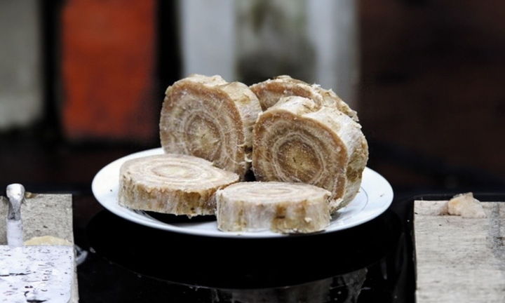 Nhờ chứa chất xơ và carbohydrate phức hợp, củ sắn dây có thể tạo cảm giác no lâu hơn sau bữa ăn (Ảnh minh họa)