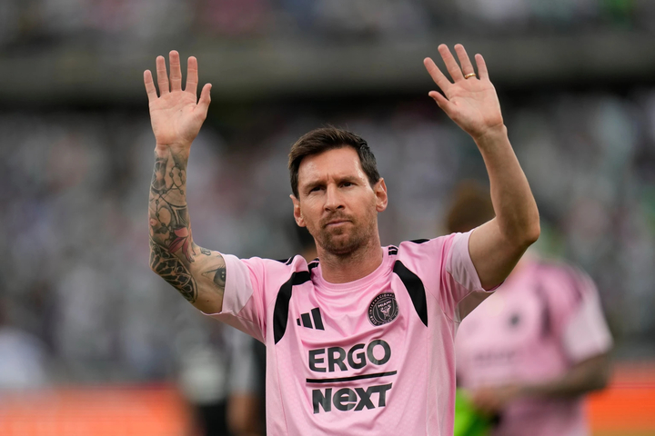 HLV Lionel Scaloni cho biết Lionel Messi đang hồi phục tích cực. (Ảnh: AP)