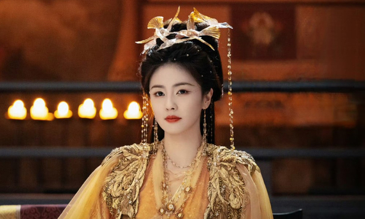 Bạch Lộc ghi điểm nhờ vẻ đẹp ngọt ngào, trẻ trung cùng khả năng biến hóa đa dạng