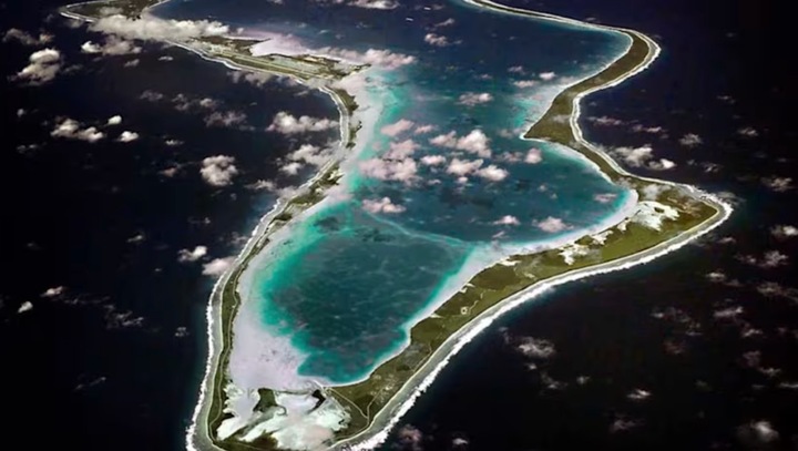 Toàn cảnh Diego Garcia - đảo lớn nhất trong quần đảo Chagos nhìn từ trên không. (Ảnh: AP)