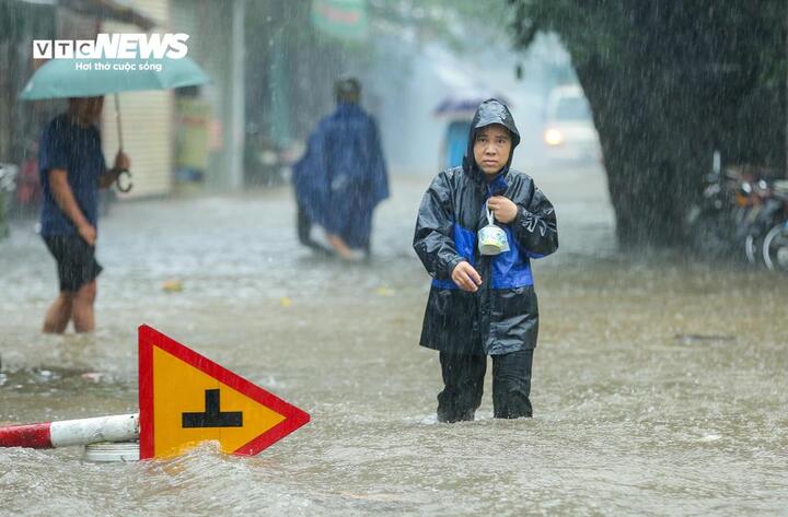 Ngày 9/6, mưa lớn tiếp tục bao trùm miền Bắc. (Ảnh minh hoạ: Anh Trí)