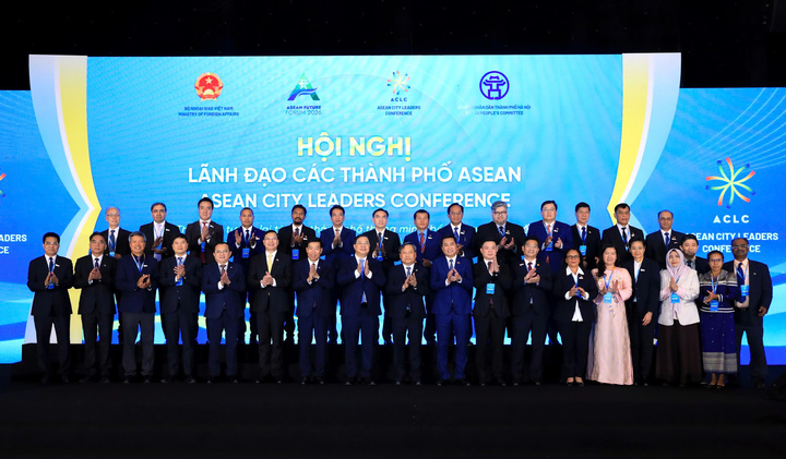 Các đại biểu, lãnh đạo các thành phố ASEAN tham dự hội nghị.