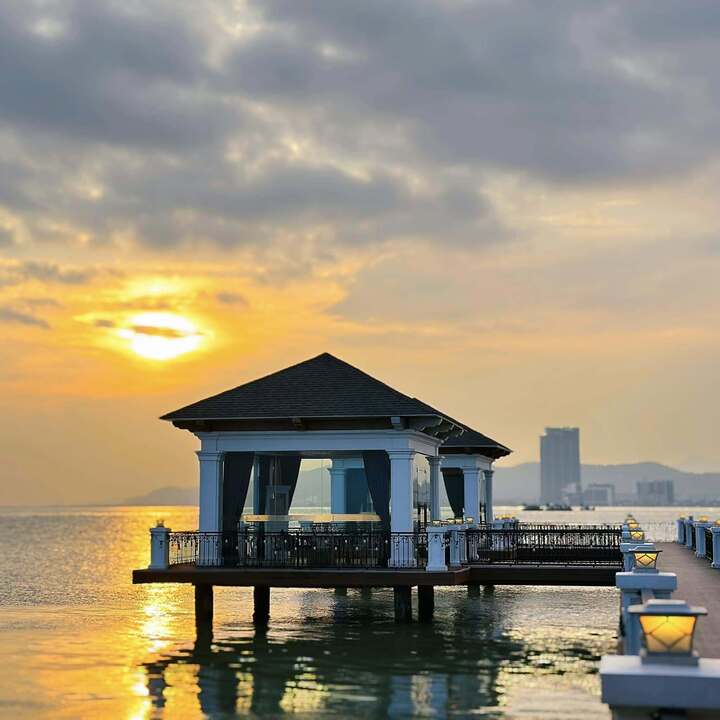 'Cháy máy ảnh' tại 5 nhà hàng view biển đẹp như mơ ở Hạ Long - 4
