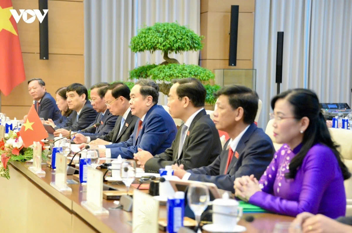 Chủ tịch Quốc hội Trần Thanh Mẫn hội kiến Thủ tướng Lào - 6
