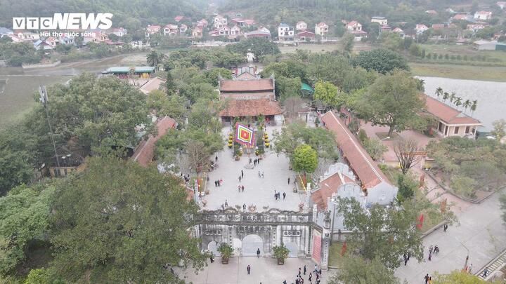 Di tích Lịch sử Quốc gia đặc biệt, Di sản Văn hóa Thế giới đền Kiếp Bạc (phường Trần Hưng Đạo, TP Hải Phòng).