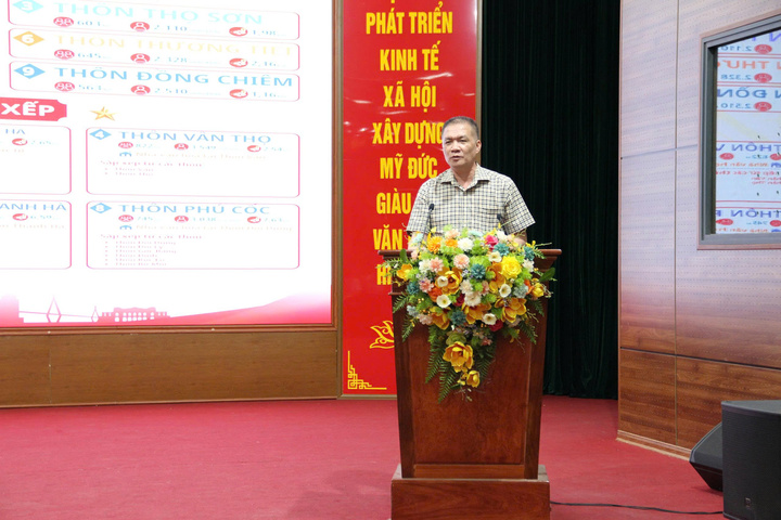 Ông Nguyễn Quang Đường, Chủ tịch UBND xã Mỹ Đức, tiếp thu các ý kiến của đại biểu tại hội nghị.