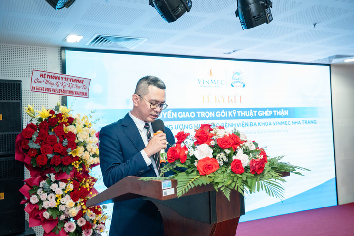 ThS.BS. Phan Quốc Dũng, Giám đốc Bệnh viện Vinmec Nha Trang, phát biểu tại lễ ký kết chuyển giao kỹ thuật ghép thận.
