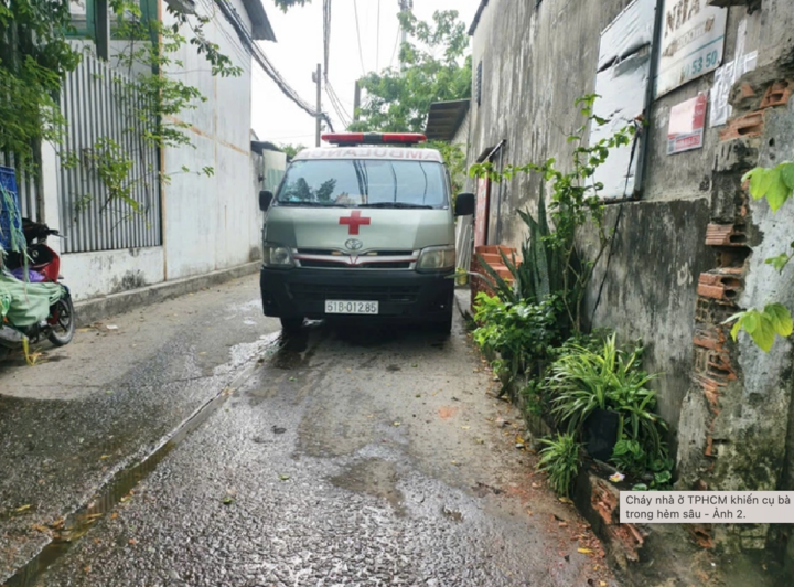 Lực lượng y tế được điều động đến hiện trường.