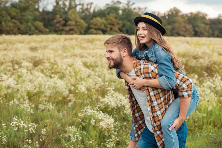 "Tình yêu nở rộ" được xem như một cách giải tỏa áp lực tâm lý do việc suy nghĩ quá nhiều gây ra.