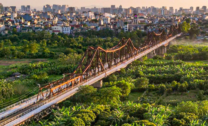 Việc cải tạo cần được đặt trong tổng thể phát triển của Thủ đô, gắn với các chiến lược lớn như tái thiết đô thị, tổ chức cảnh quan, phát triển không gian hai bên bờ sông Hồng,...