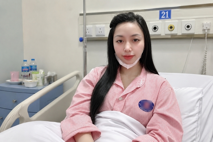 Nhật Thương phát hiện bệnh ung thư vú năm 31 tuổi.