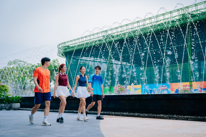 Sun Sports City Ninh Binh gây ấn tượng với công viên mở giữa không gian xanh rộng lớn, nơi người dân và du khách tự do dạo bộ.