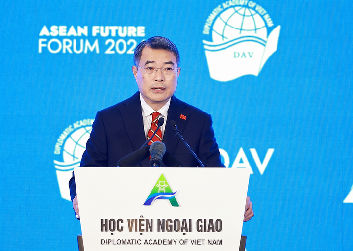 Thủ tướng Lê Minh Hưng phát biểu tại Phiên khai mạc Diễn đàn Tương lai ASEAN lần thứ ba. (Ảnh: TTXVN)