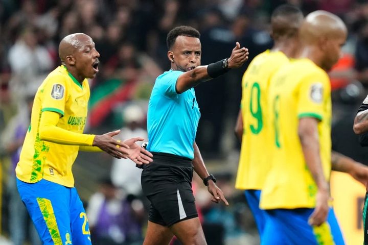 Trọng tài World Cup người Somalia, ông Omar Artan bị từ chối nhập cảnh vào Mỹ. (Ảnh: AP)