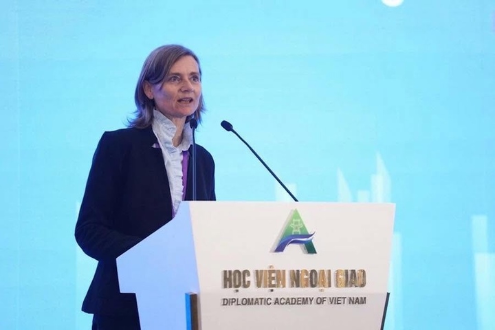 Bà Christiana Hahgeneder - Giám đốc Chương trình Hỗ trợ Năng lượng GIZ phát biểu.