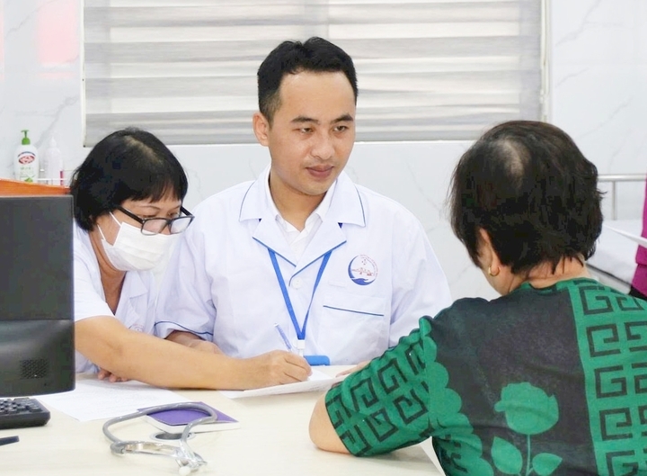 Hà Nội sẽ triển khai khám sức khỏe định kỳ và khám sàng lọc miễn phí 12 bệnh. (Ảnh minh họa)