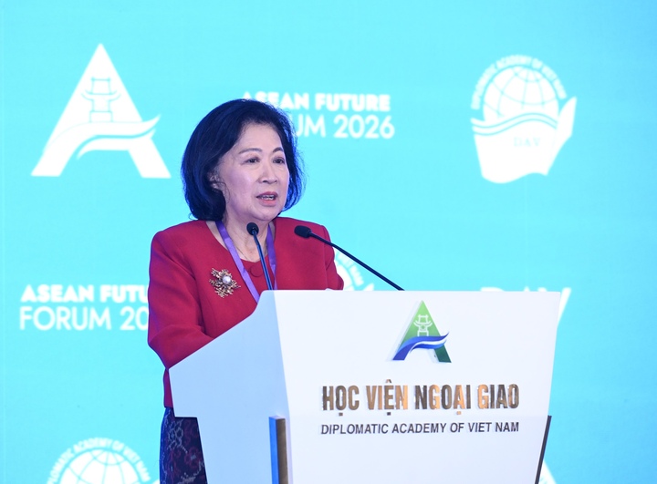 Bà Mari Pangestu, nguyên Bộ trưởng Thương mại Indonesia, Đặc phái viên của Tổng thống Indonesia về thương mại quốc tế và hợp tác đa phương phát biểu tại AFF 2026. (Ảnh: Trần Hải)