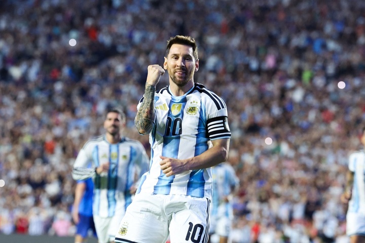 Messi lập kỷ lục mới ở đội tuyển Argentina. (Ảnh: ReuterS)