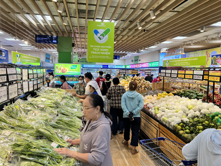 Rau củ quả là một trong những nhóm hàng được ưu đãi sâu trong chương trình khuyến khích tiêu dùng bền vững của Saigon Co.op.