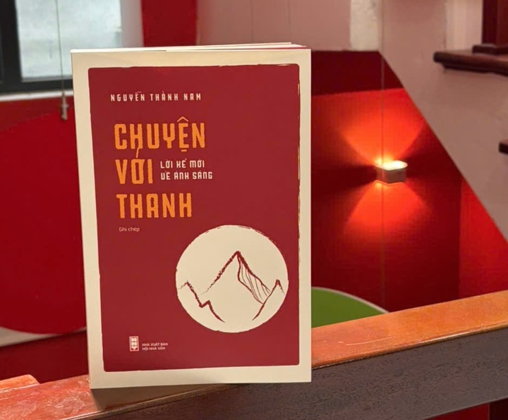 Sách "Chuyện với Thanh - Lời kể mới về ánh sáng".