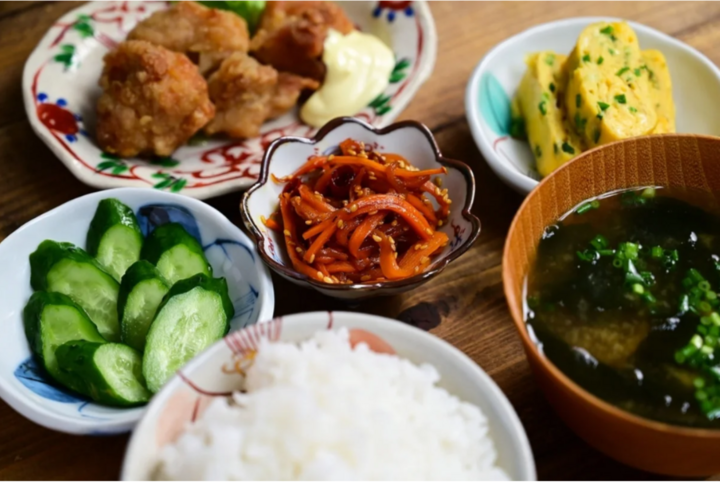 Dưa chuột được xem là một trong những thực phẩm hỗ trợ giảm cân hiệu quả nhờ đặc tính ít calo (Ảnh: TVBS)